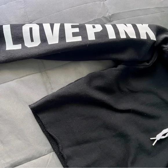 Open shoulder black and white VS PINK hoodie - Picture 3 of 3